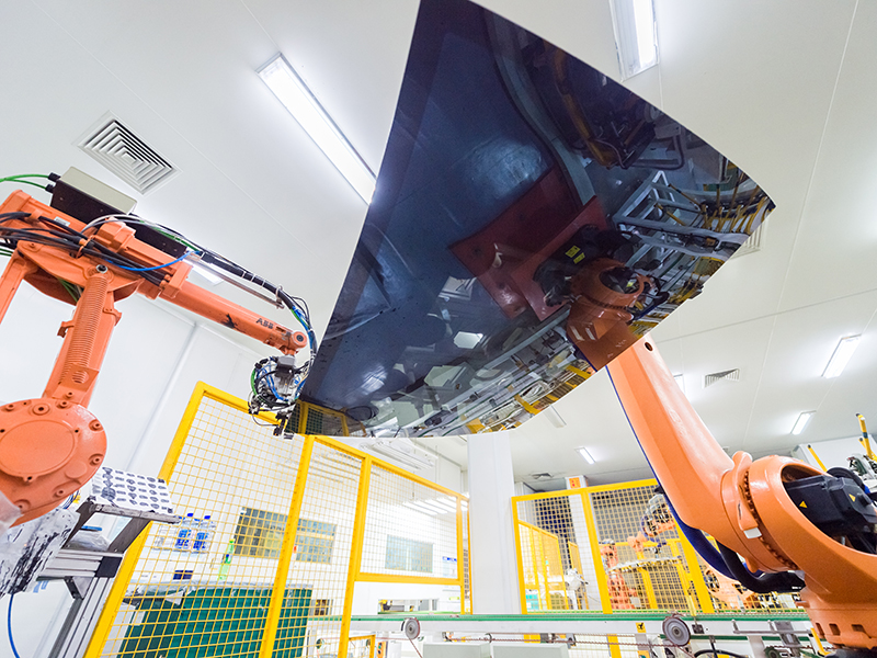 人民日报｜夯基求变 迈向高端，一片玻璃能变出多少花样？